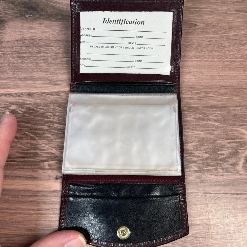 Vintage Bosca Wallet Trifold Small‎ Burgundy Full Grain Leather Gold Logo